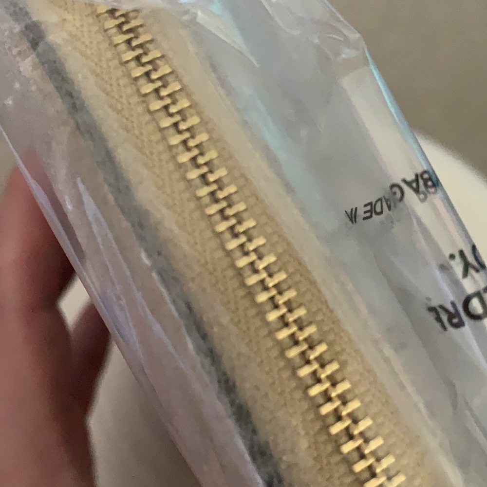 NWT Disney x Coach medium ID Zip wallet with Belle - Picture 5 of 8